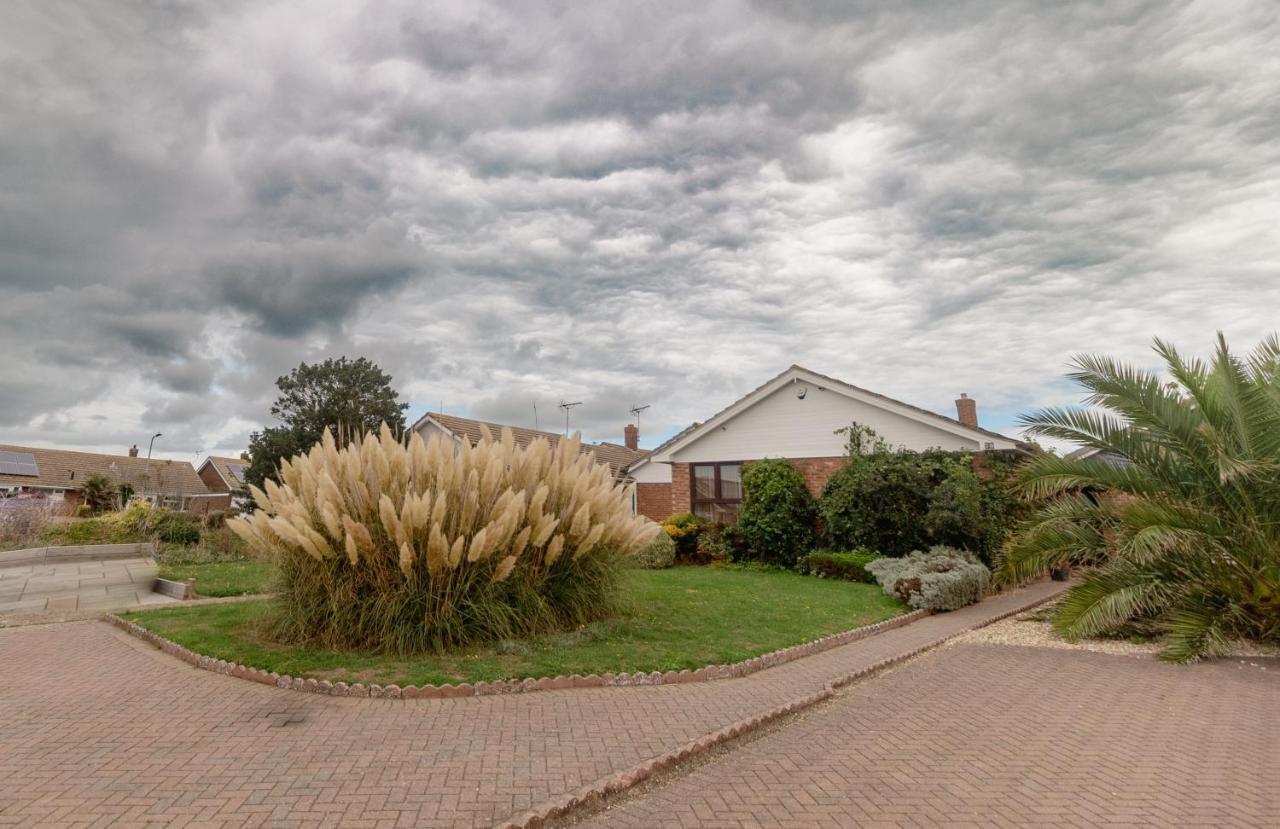 Palm Bay'S Luxury Bungalow - Self Check In & Parking Villa Margate Exterior foto