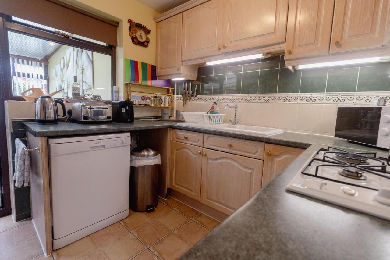 Palm Bay'S Luxury Bungalow - Self Check In & Parking Villa Margate Exterior foto